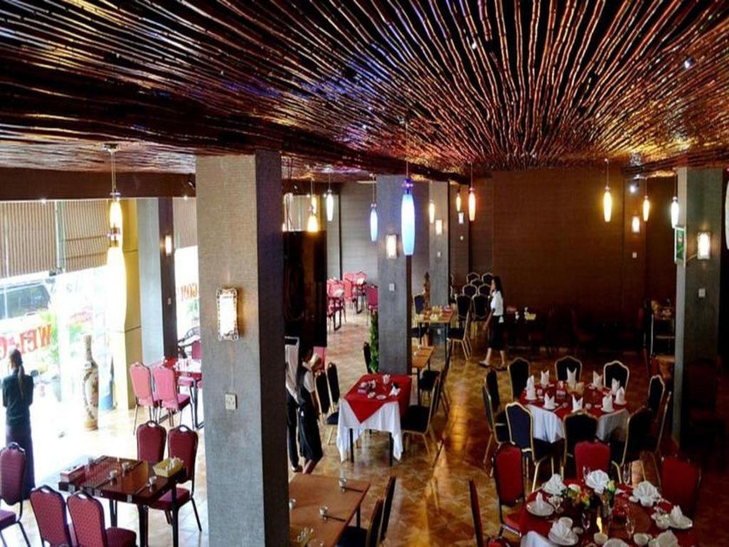 Excel Palace Hotel Янгон Экстерьер фото